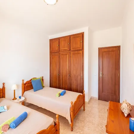 Villa In Carvoeiro Near Sea Beach فيلة *
