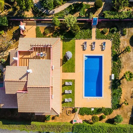 Villa In Carvoeiro Near Sea Beach *