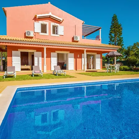 Villa In Carvoeiro Near Sea Beach *