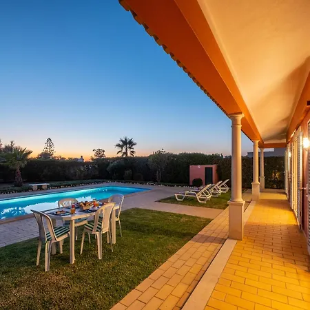 Villa In Carvoeiro Near Sea Beach *